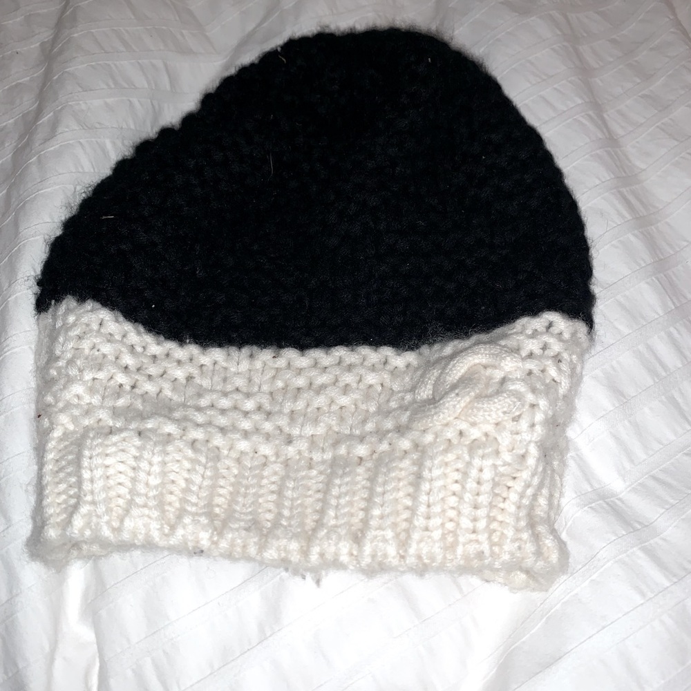 CHANEL Cashmere Beanie